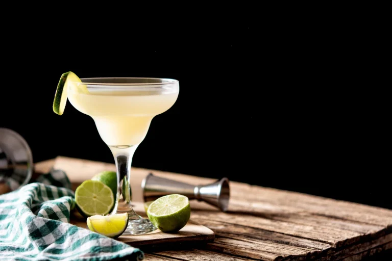 Skinny Mezcal Margarita Recipe: light, smoky and full of flavor