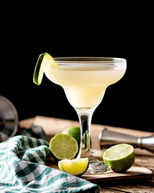 Receta de Skinny Mezcal Margarita: ligera y llena de sabor